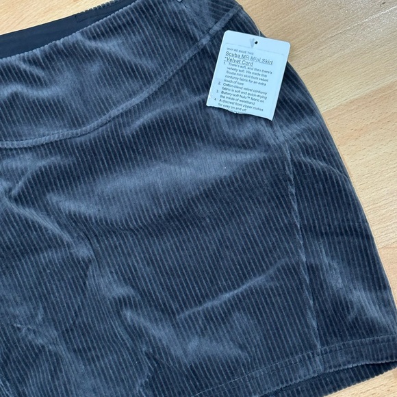 Brand New Lululemon Scuba MR Mini Skirt, Velvet Cord - Picture 3 of 8